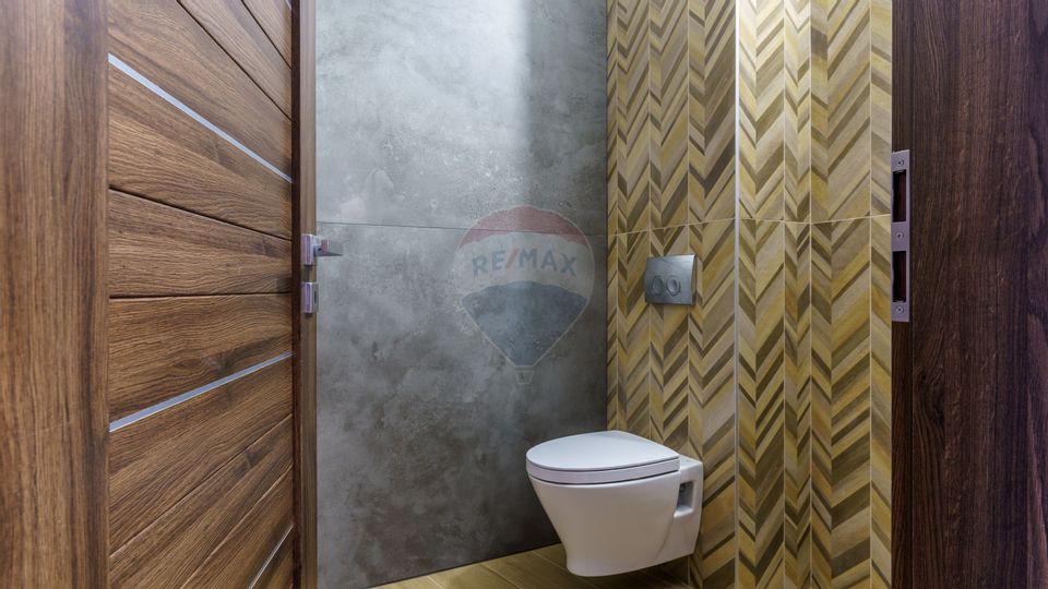 Apartament cu 3 camere de vânzare în zona Semicentral