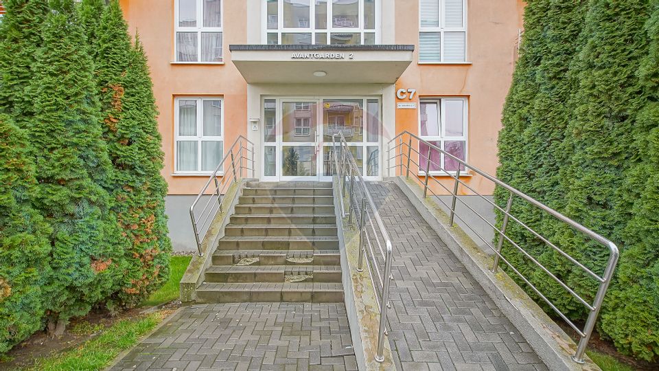 Apartament cu trei camere de inchiriat, Avantgarden 2, Brasov