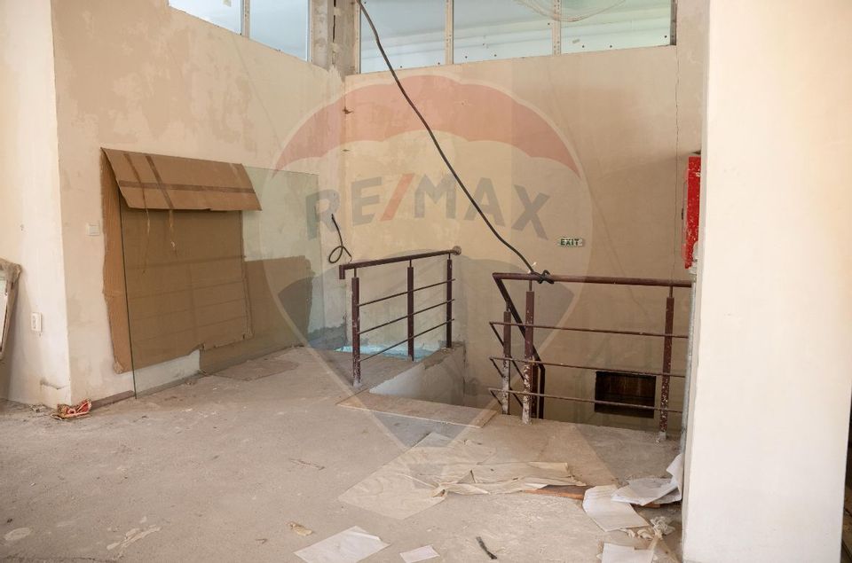 674sq.m Commercial Space for sale, Horea area