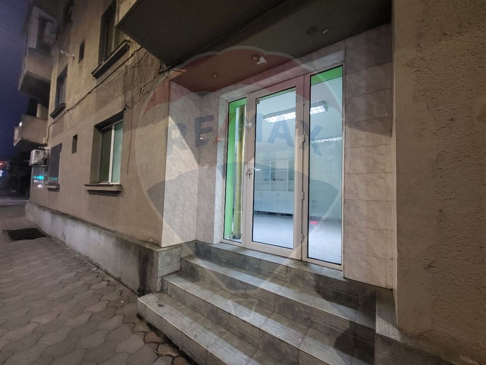 62sq.m Commercial Space for rent, Ultracentral area