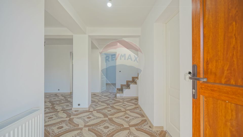 5 room House / Villa for sale, Sud-Est area