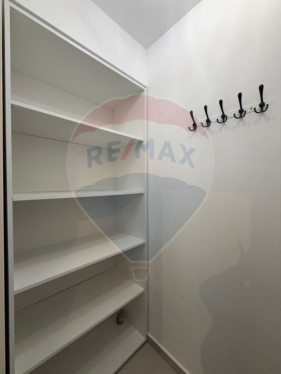 Apartament cu 3 camere, 2 bai și loc de parcare