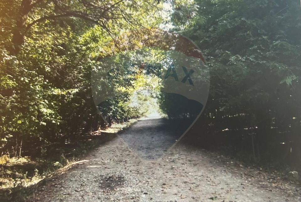 Teren cu deschidere la lac 1,430mp