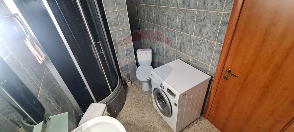 Apartament cu 3 camere de vânzare în zona Straulesti