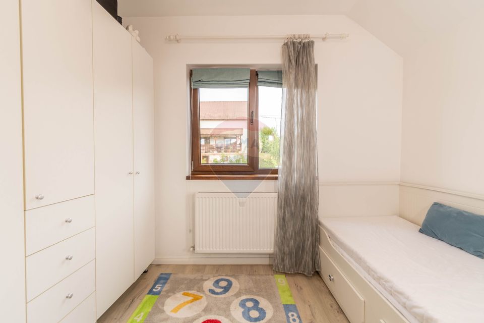 Casa de vanzare, Jucu de Sus teren 811mp, 4 Camere, 2 Bai, Priveliște