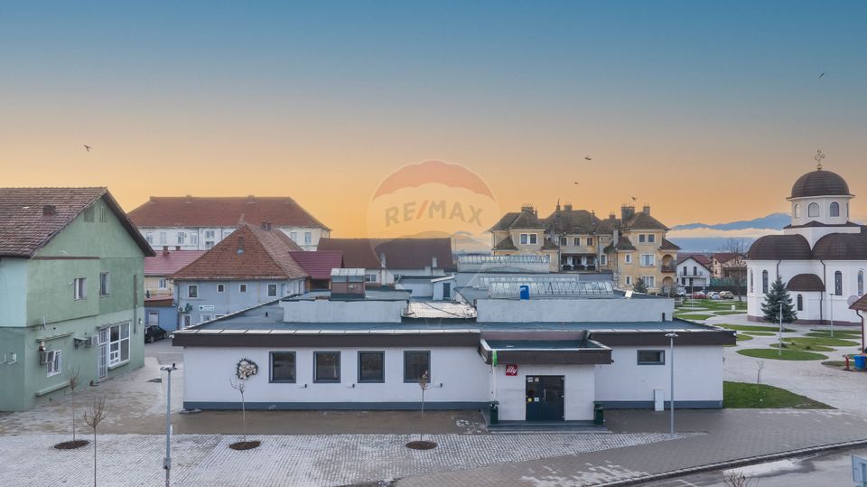 140sq.m Commercial Space for rent