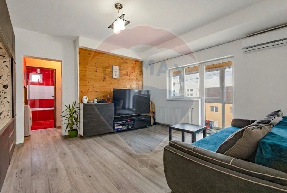 Apartament spațios cu 3 camere, 61 mp, mansardă în zona Iullius Mall