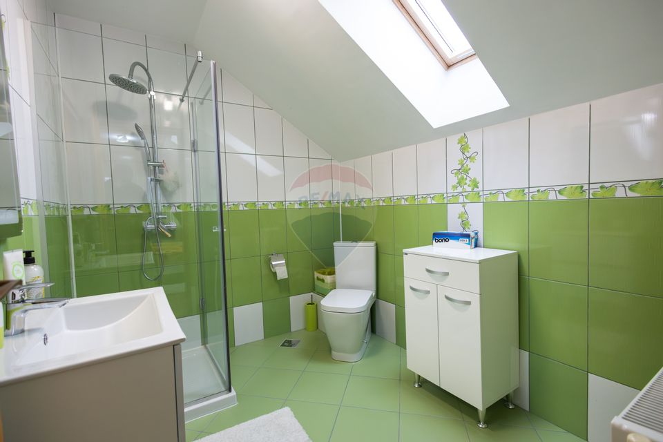 Casa spatioasa de vanzare