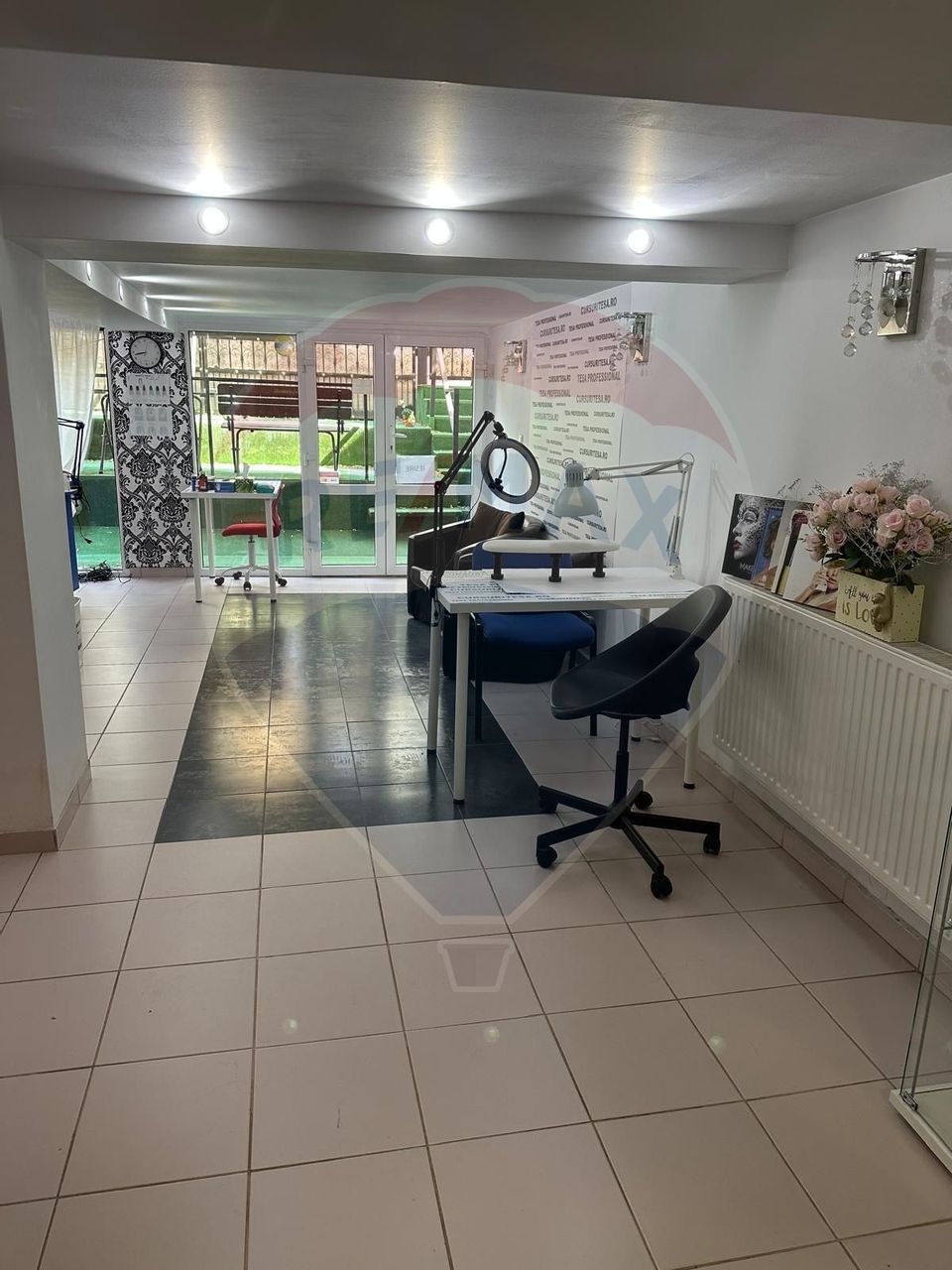 90sq.m Commercial Space for rent, Moinesti area