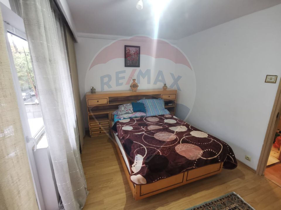 Apartament cu 3 camere de închiriat în zona Garii