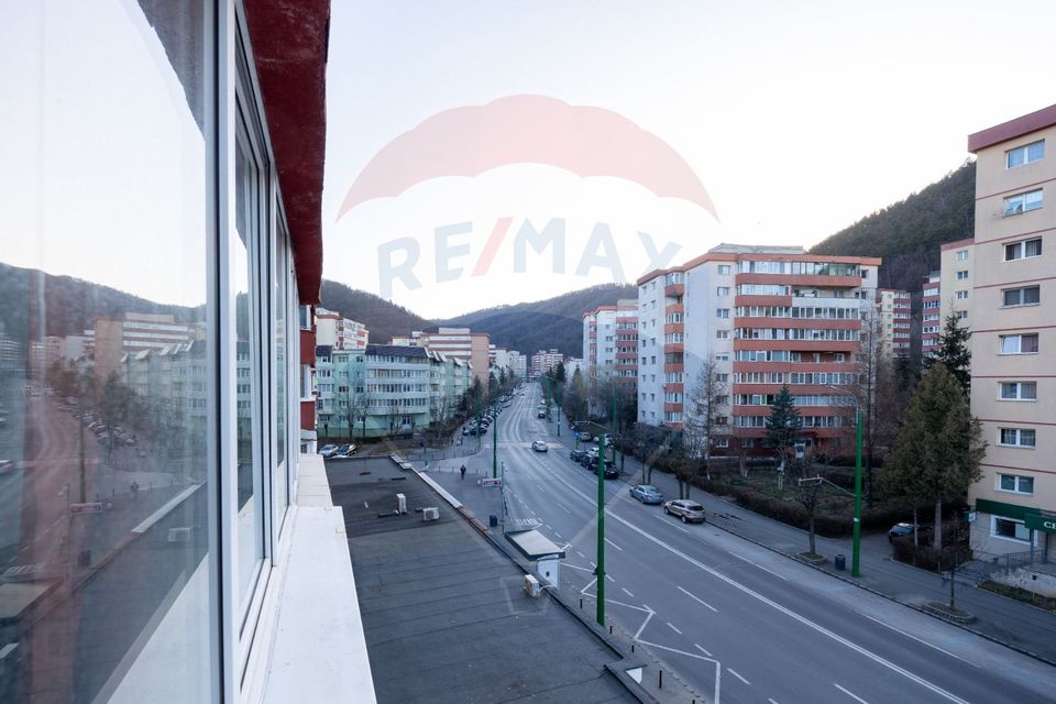 Garsonieră de vânzare mobilată și utilată Răcădău - Brașov