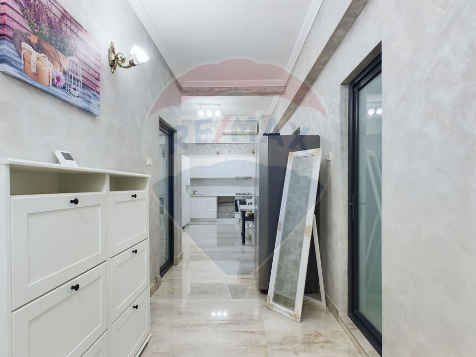 Central apartment, 3 rooms, 2 bathrooms, –completely renovated, modern
