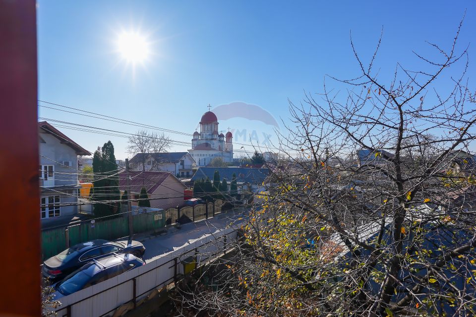 Casă / Vilă cu 4 camere de vânzare în zona Serbanesti