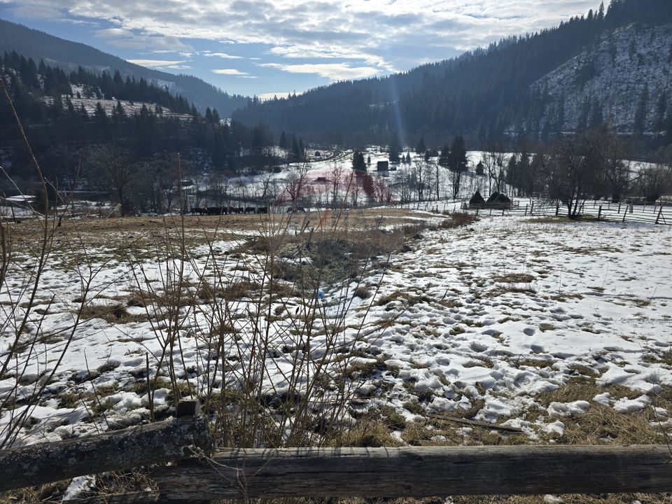 Land 3,486sqm Iacobeni / Drumul Dandoaia