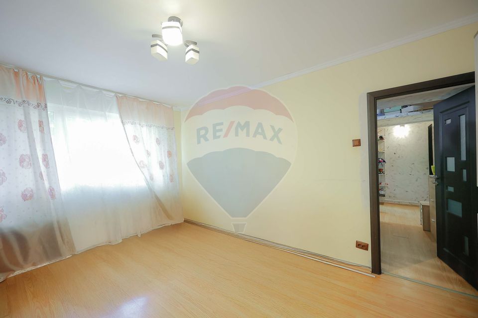 De vânzare apartament cu 3 camere, etajul 1, Strada Borsecului, Oradea