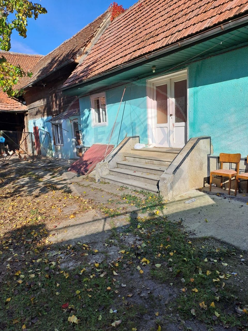 Casă / Vilă de renovat cu doua fronturi stradale