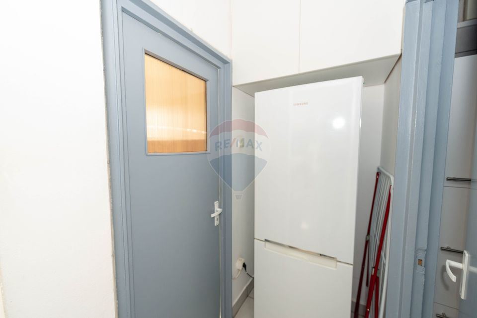 Apartament semidecomandat cu 2 camere de vanzare str Becatei Salajan