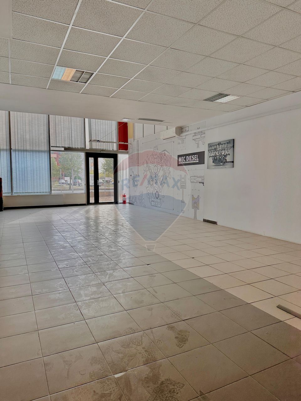 Hala de închiriat cu birouri în zona Micalaca