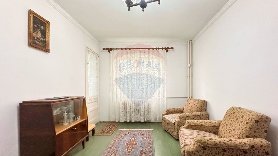 Apartament 3 camere de vanzare str Luica/P-ta Resita