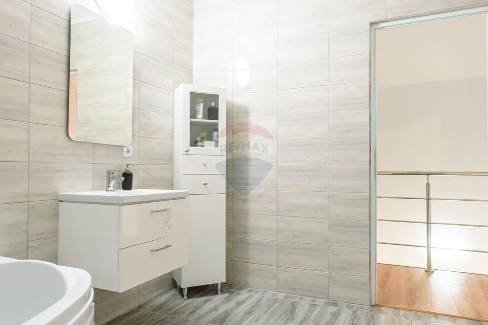 4 room House / Villa for sale, Exterior Est area