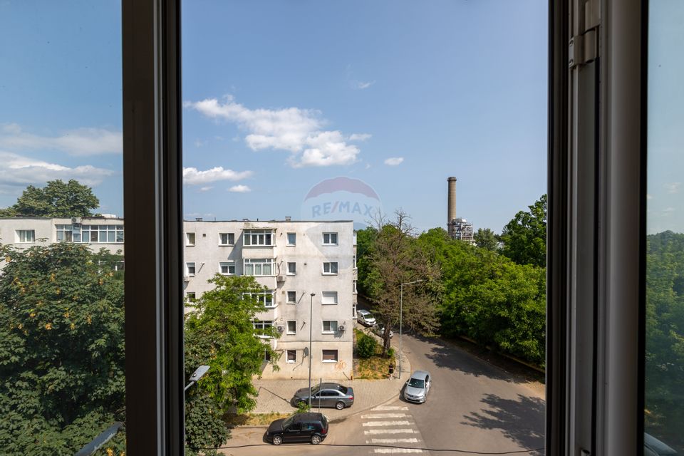 Apartament 3 camere decomandate – Strada Bicaz, zona Narcisa