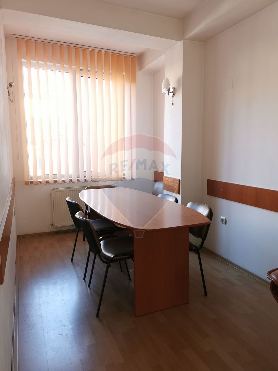 18sq.m Office Space for rent, Semicentral area