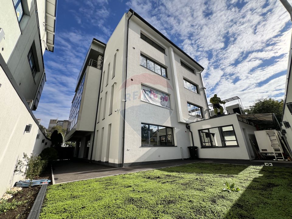 Spațiu comercial modern de închiriat / 2 locuri de parcare