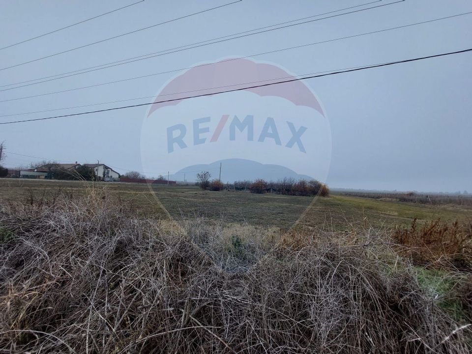 Land 1,650sqm Budesti / Strada principala