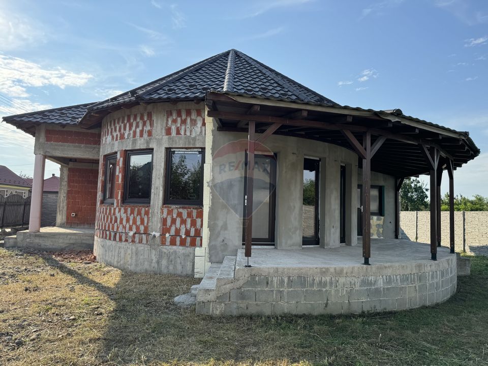 Casă cu 3 camere de vânzare, la roșu,Tămășeu jud. Bihor