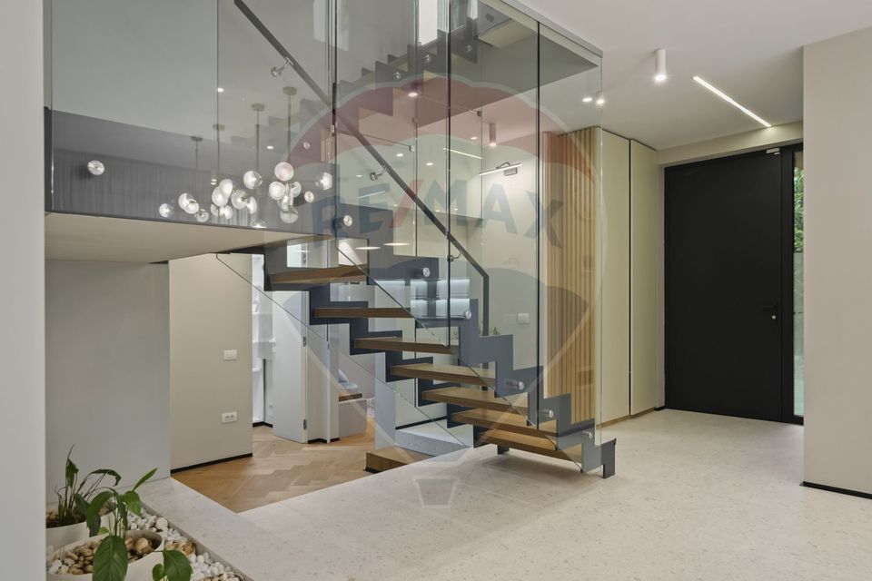 6 room House / Villa for sale