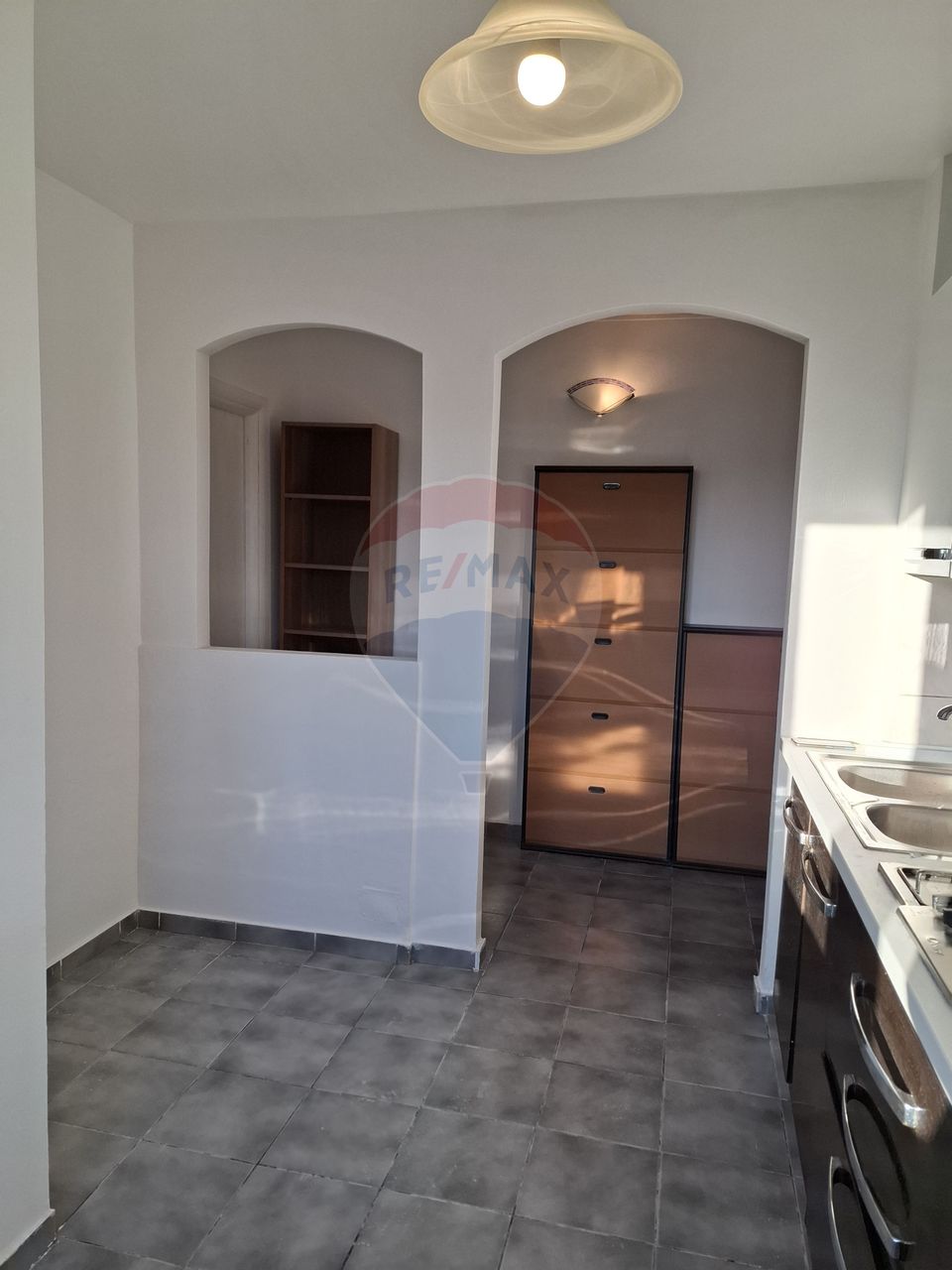 Apartament cu 2 camere de vânzare în zona Poetului