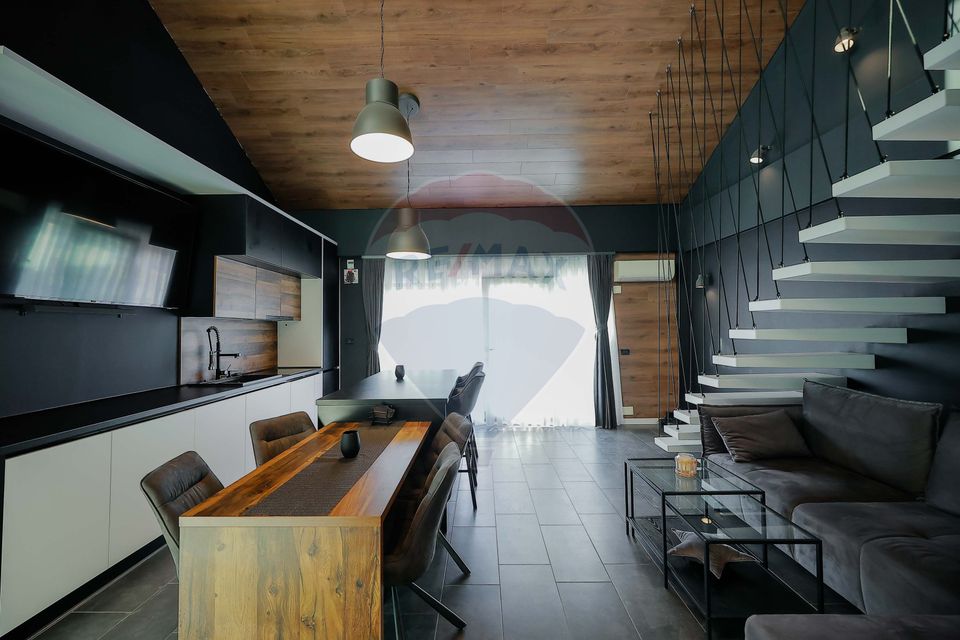 Loft penthouse, 3 rooms, on two levels, with terraces of 108 sqm