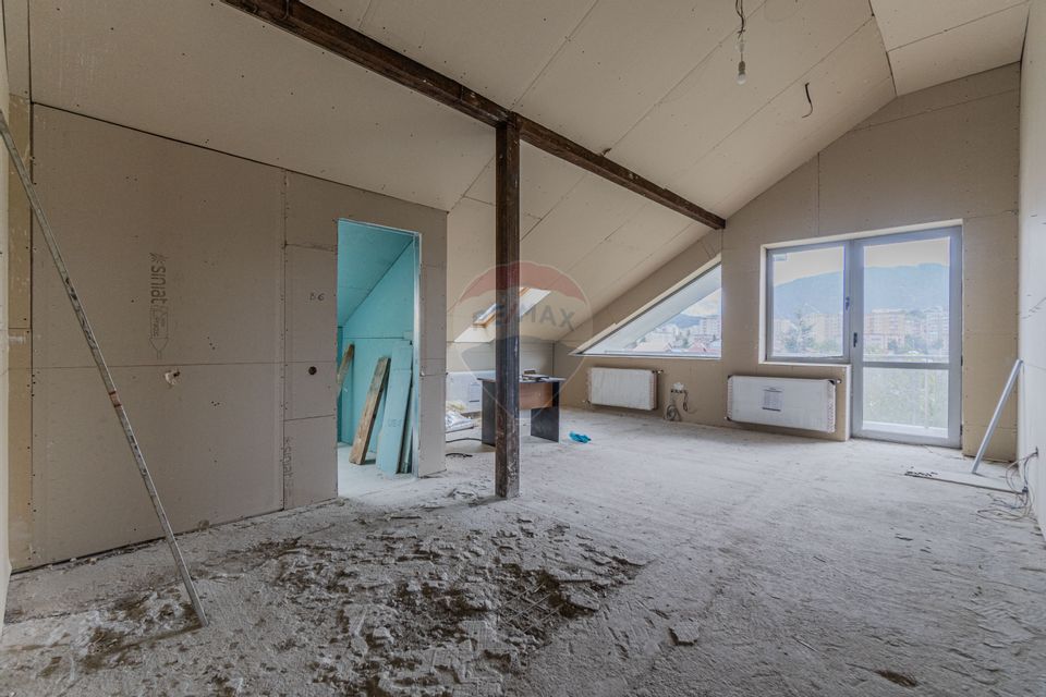 Cladire de 902 mp utili de vânzare, zona Grivitei - DN 13, COMISION 0