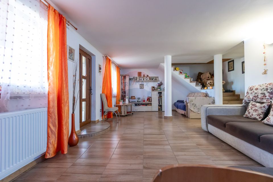 4 room House / Villa for sale