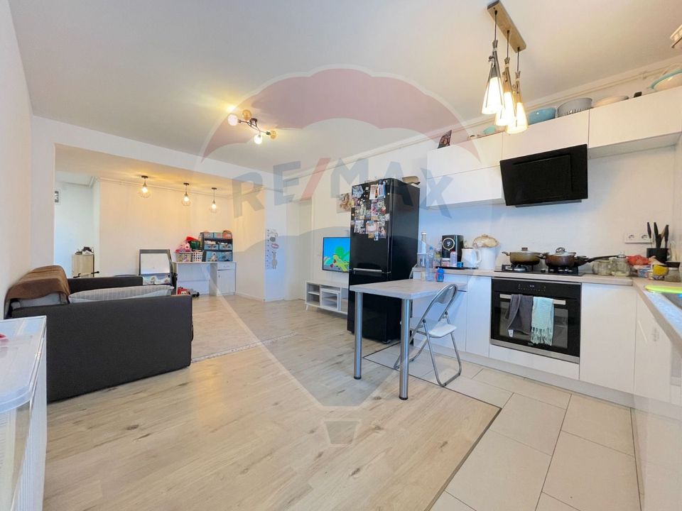 3 room Apartment for sale, Tractorul area