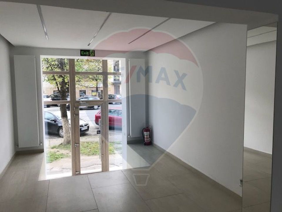 50sq.m Commercial Space for rent, Ultracentral area