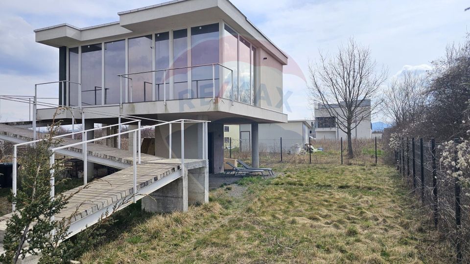 70sq.m Commercial Space for rent