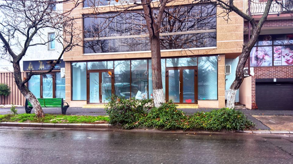 Spațiu comercial 200mp | 2025 | ROI 10% | Vitrina 9ml | 13 Septembrie