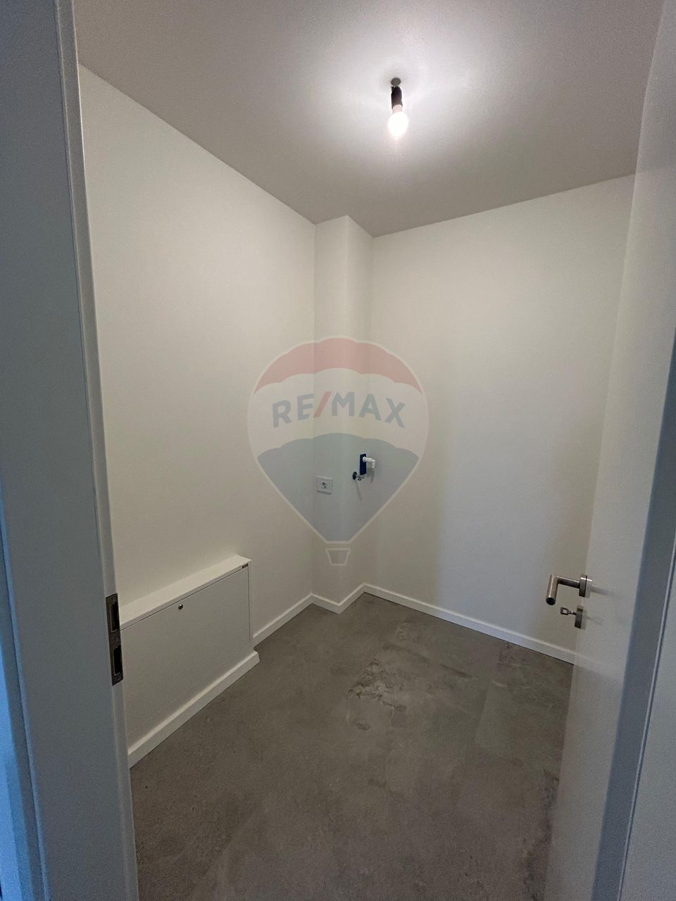 Apartament 3 camere de vânzare