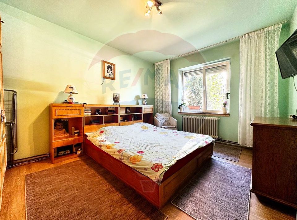 Casă / Vilă cu 5 camere de vânzare în zona Cetatii