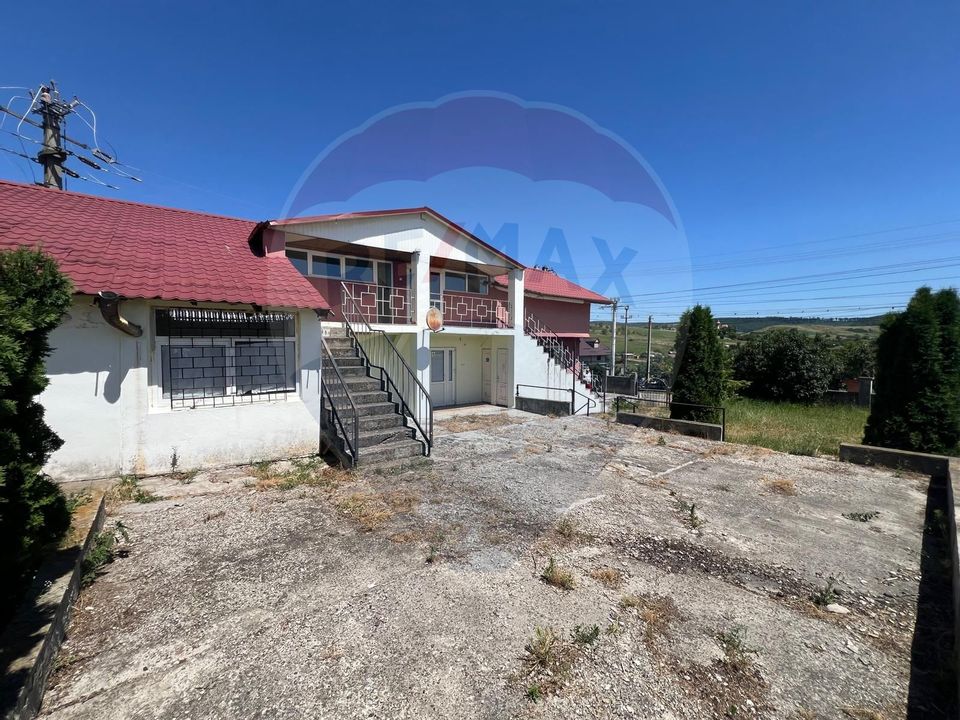 Casă / Vilă cu 5 camere de vânzare