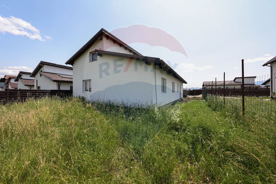 Casa verde, P+M, teren 486 mp, panouri solare - PROSUMATOR, Sanpetru!