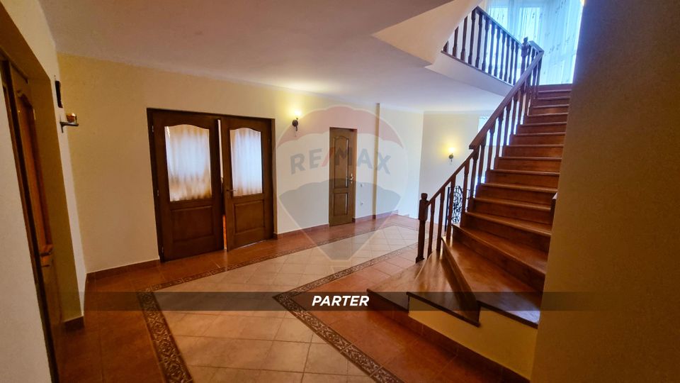 10 room House / Villa for sale, Independentei area