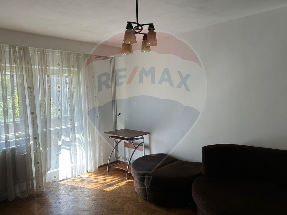 Apartament cu 3 camere decomandate de inchiriat pe Calea Floresti