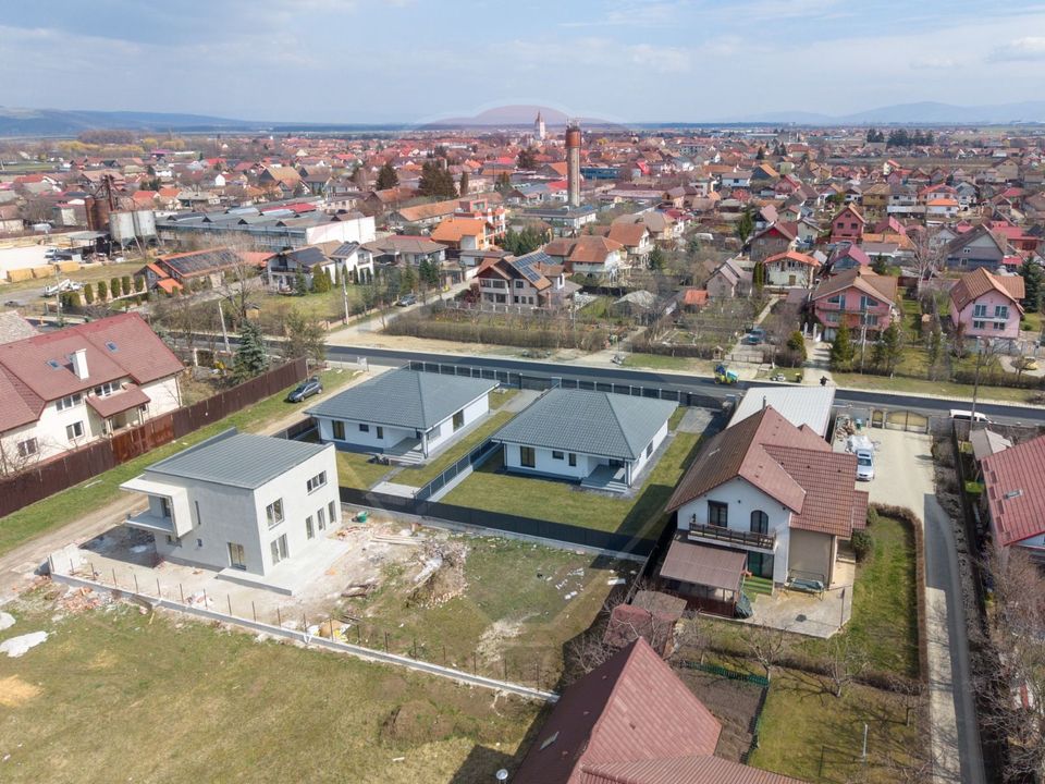 4 room House / Villa for sale