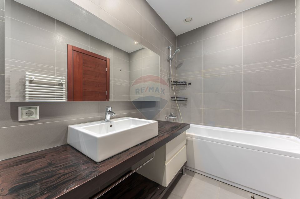 De vanzare | Apartament 3 camere 100 mp, balcon 8 mp | InCity