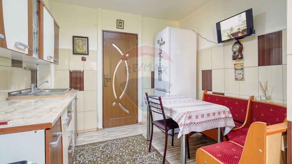 Apartament cu 4 camere de vânzare | Etaj 2 | Tractorul |