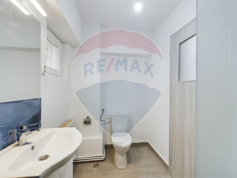 Apartament cu 4 camere de închiriat în zona Centrul Civic