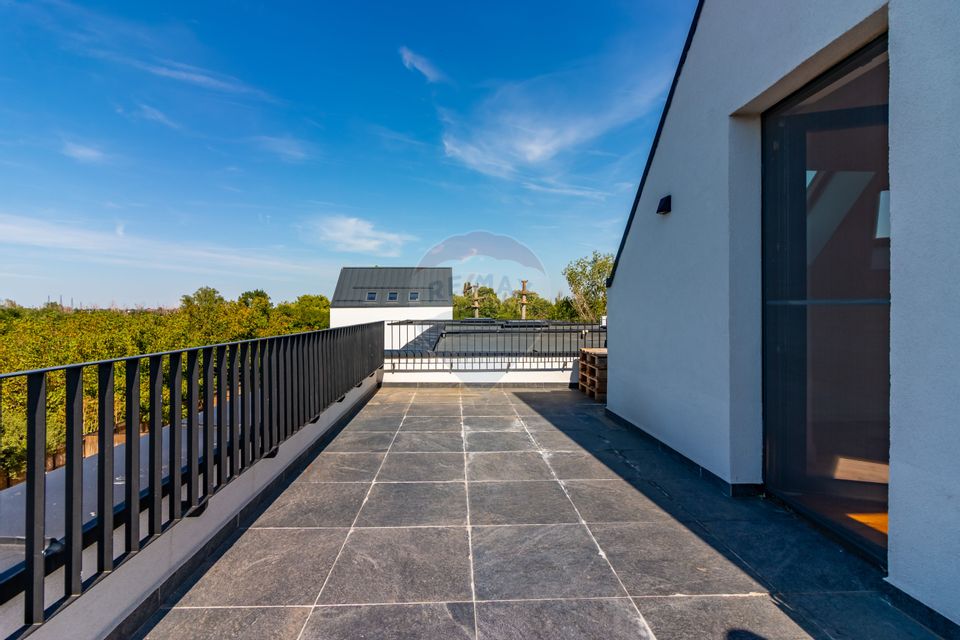 House for sale, Corbeanca area, Lake Hill