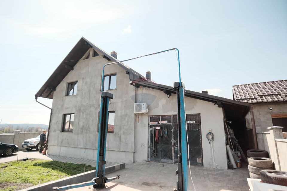 4 room House / Villa for sale